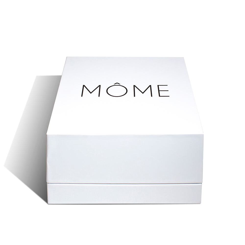 https://momecandles.com/cdn/shop/products/mome-candles-collection-france-large-paris-box_1024x.jpg?v=1637642041